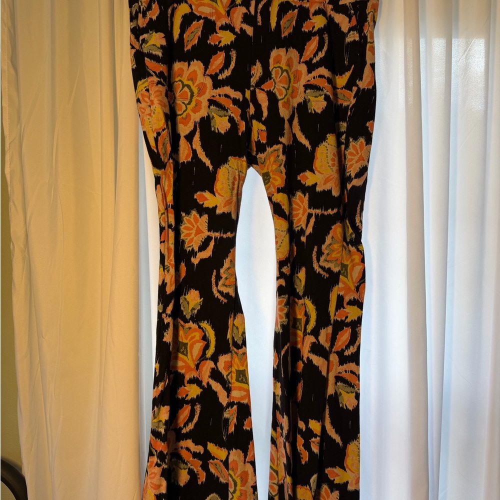 Funky Torrid Flared Yoga Pants